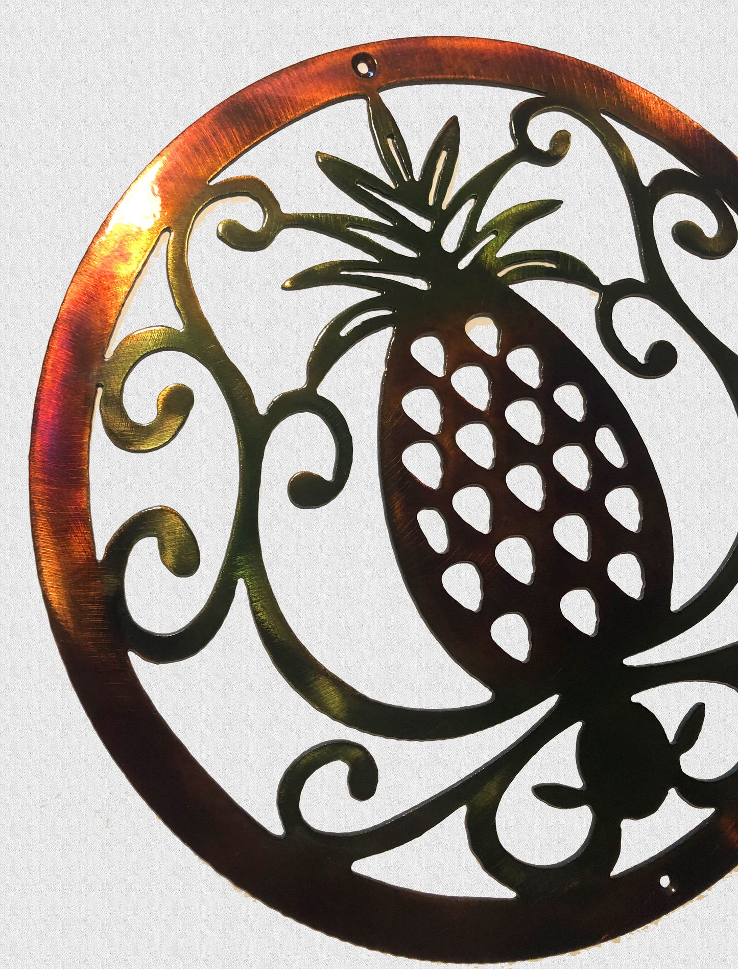 Pineapple In Round Frame Patina Finish Indoor Or Outdoor Metal Art