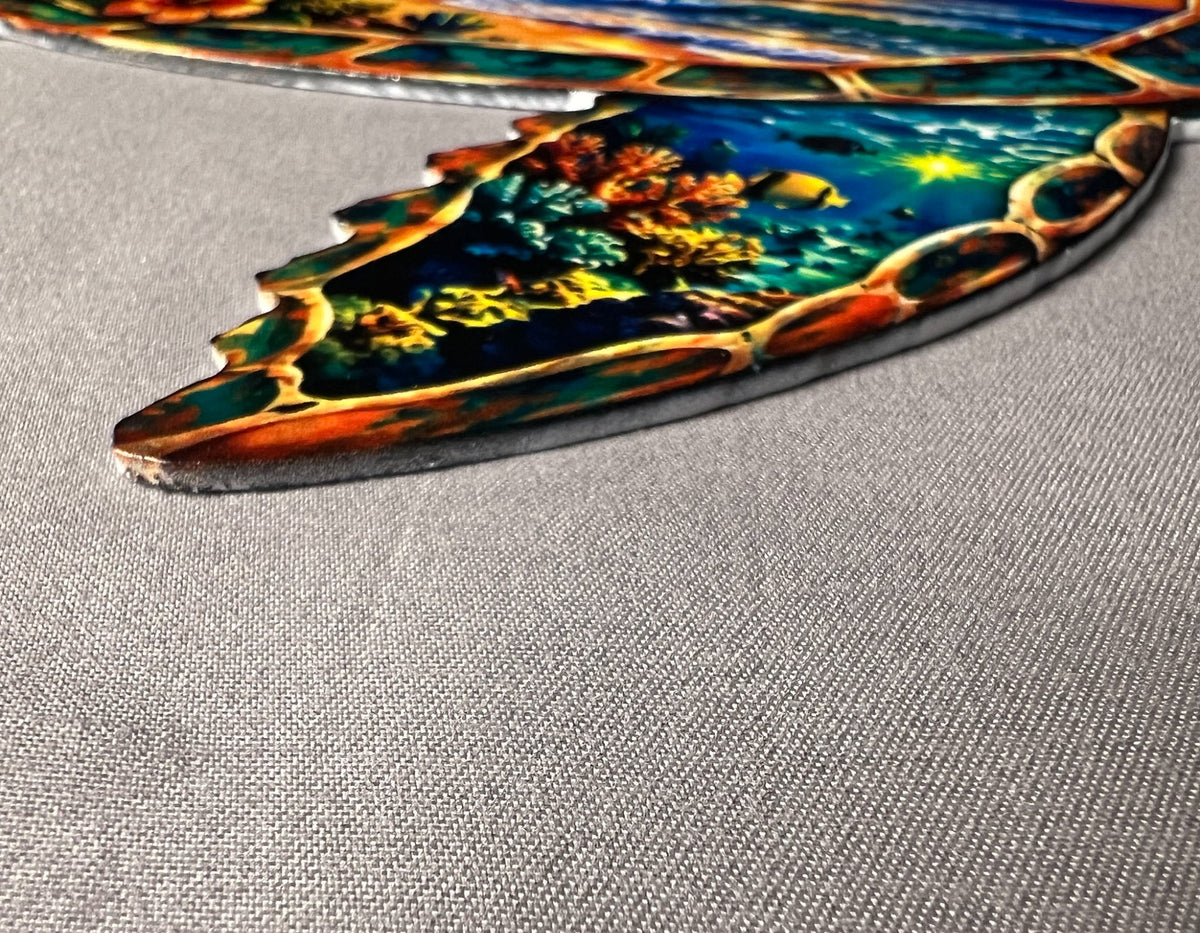 Close view of sea turtle metal wall art edge